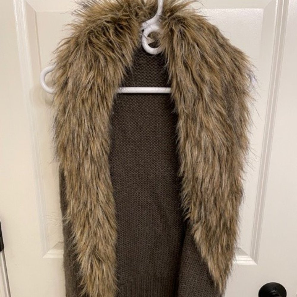 BB Dakota Fur Sweater Vest